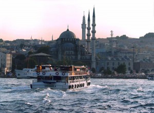 Un-crucero-por-el-Bosforo-en-Estambul