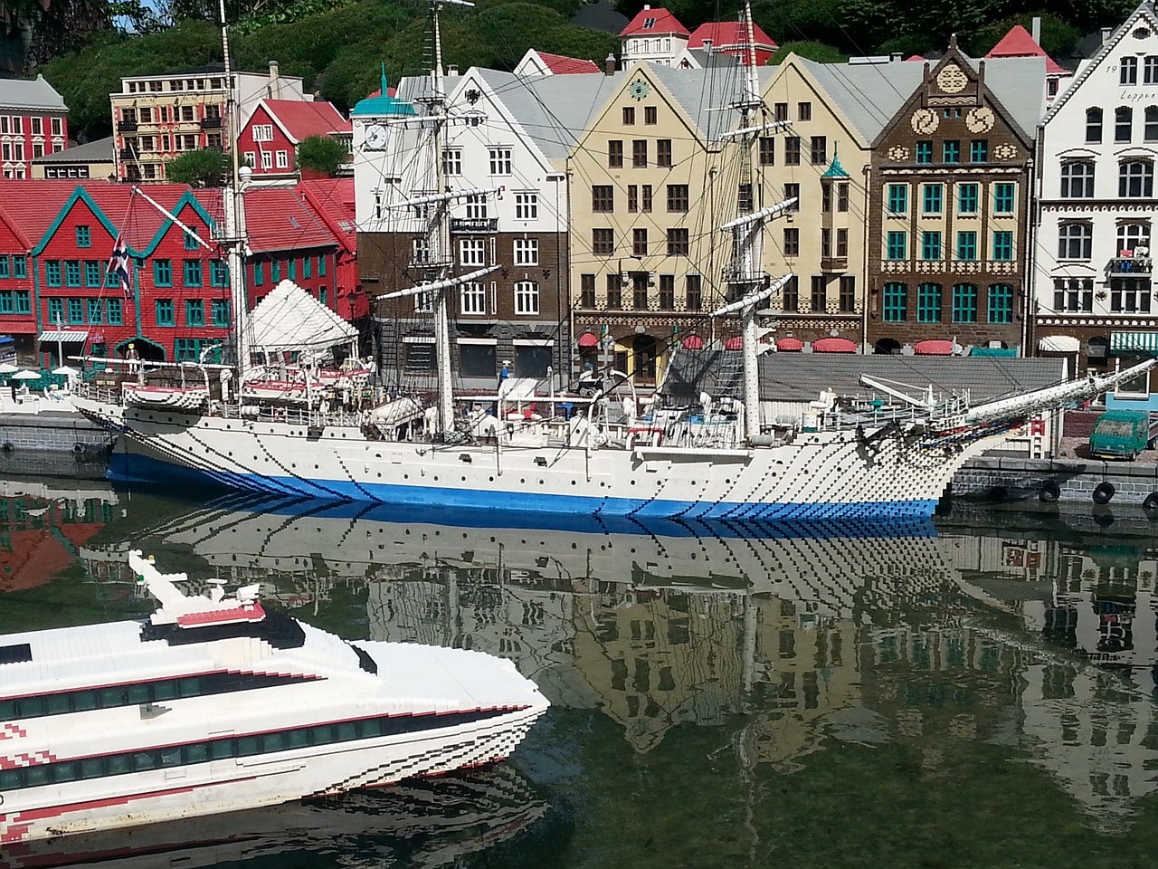 legoland-906769_1280