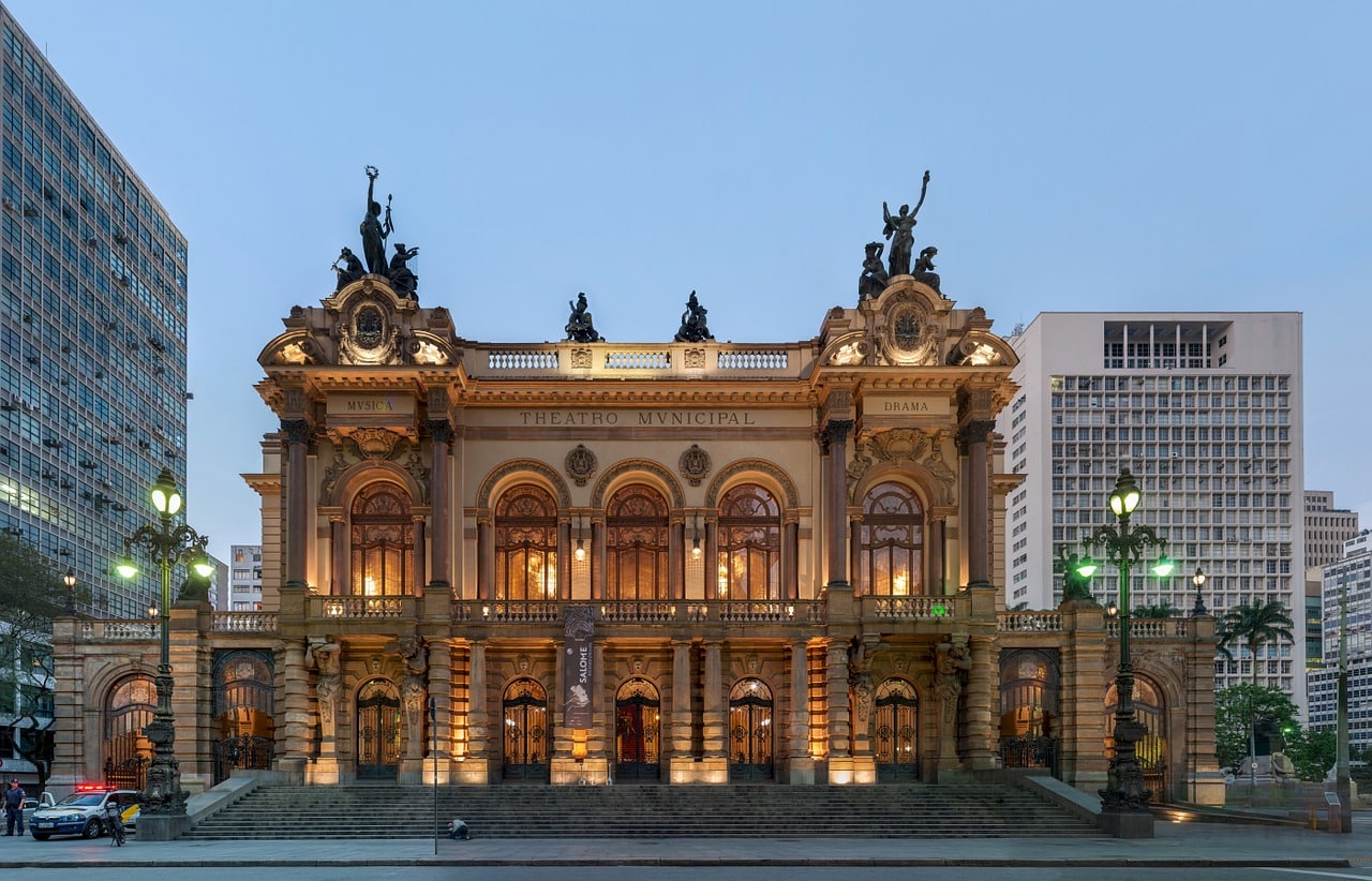 Fachada del Teatro Municipal de Sao Paulo, Brasil.