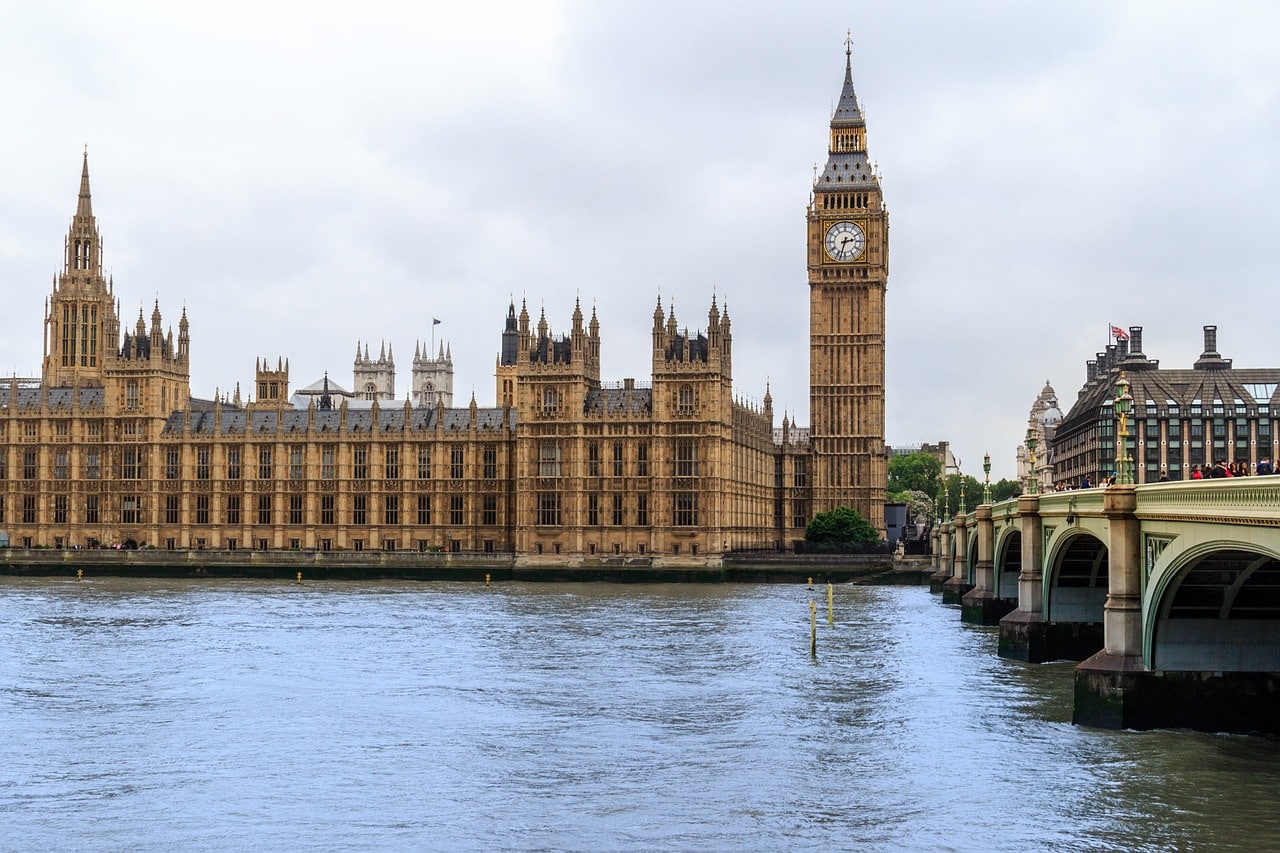 Al fondo el Big Ben, Londres-Inglaterra.