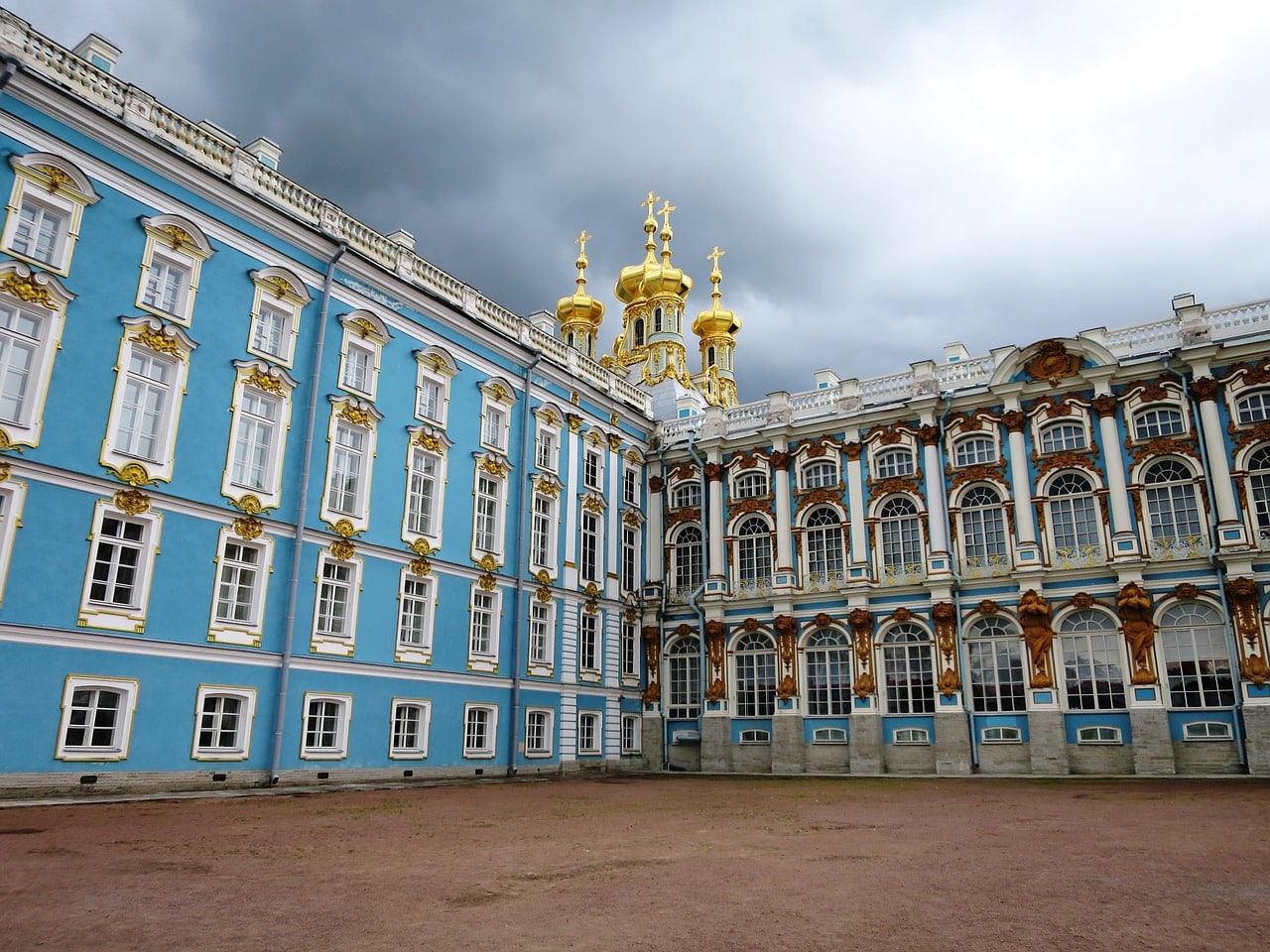 El Palacio de Invierno también conocido como el Palacio de Hermitage. San Petersburgo- suiza.