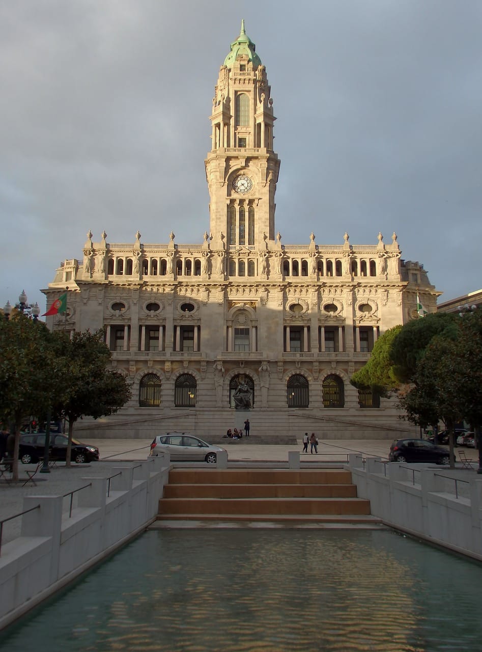 city-hall-879738_1280