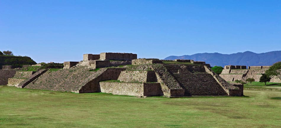 photoEscudo_Monte_Alban_AC_OAX_montealban_3