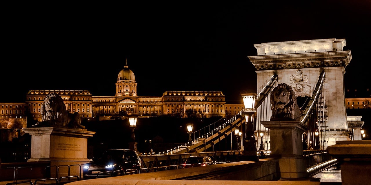 chain-bridge-1078704_1280