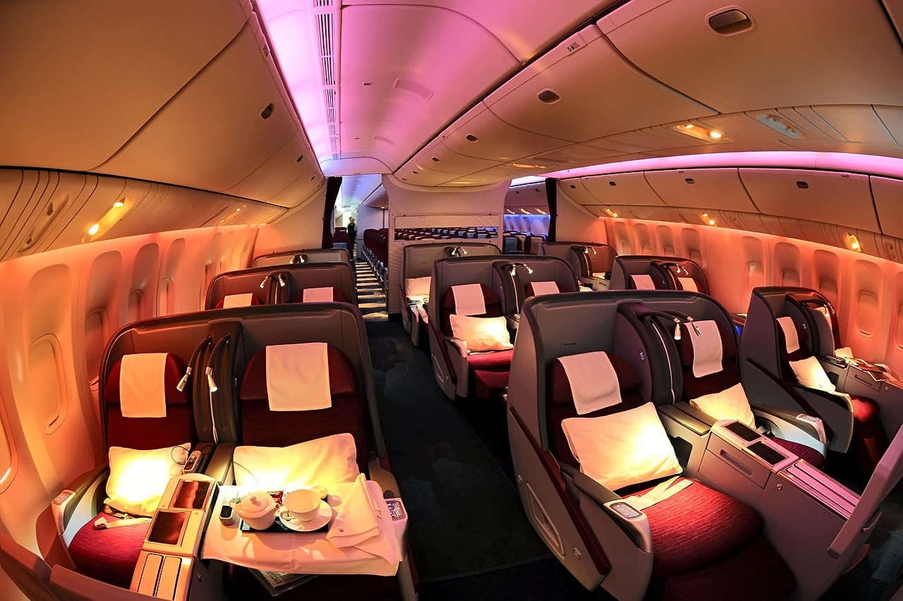 qatar_airways_boeing_777-200lr_business_class_cabin_beltyukov