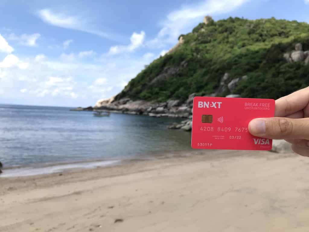 Aquí disfrutando en la playa de Tanote Bay, en Koh Tao (Tailandia), de unas merecidas vacaciones y con la tranquilidad de tener Bnext.