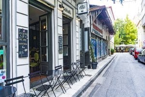 calle de Plaka - Vivir en Atenas