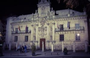 Fachada Facultad de Derecho