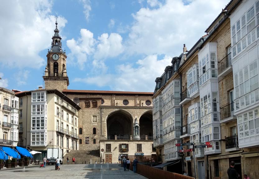 Vitoria-Gasteiz PLaza de la Virgen Blanca y San Miguel