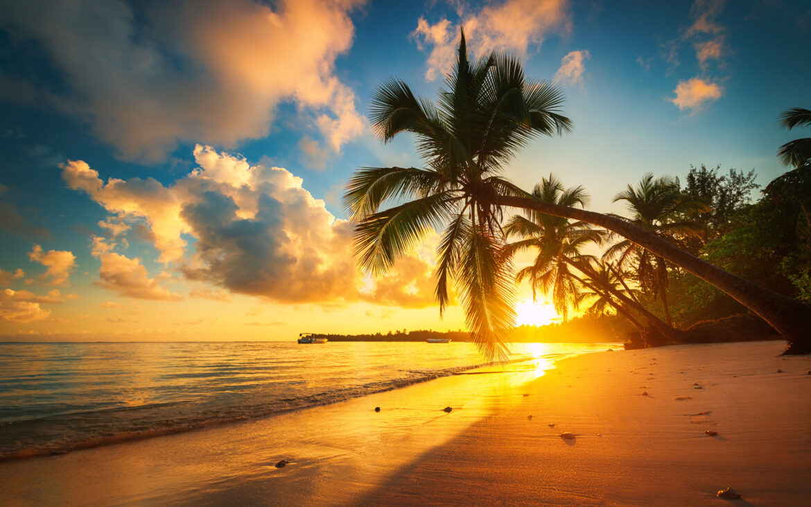Sunset-Punta-Cana-Beach-Dominican-Republic-Kariby-Sea